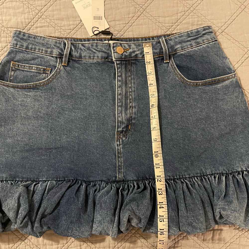 Siempre Naomi Denim Bubble- Hem Ruffle Mini Skirt - Picture 6 of 12